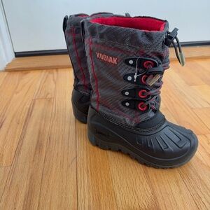 Kodiak Kids Snow Boots - Black and Red